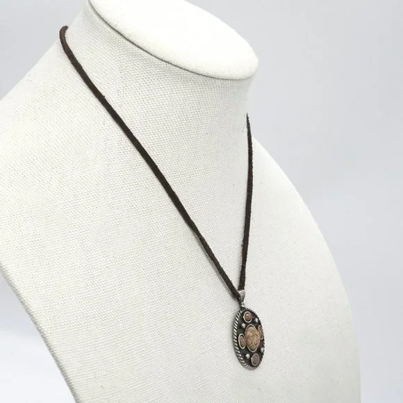 Necklace with leather cord and silver pendant. - Picture 2 of 3
